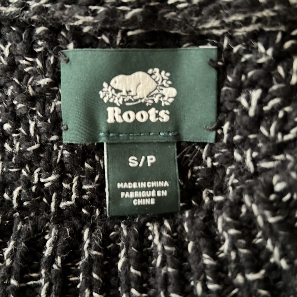 𝅺roots l Black Sweater - Picture 3 of 4